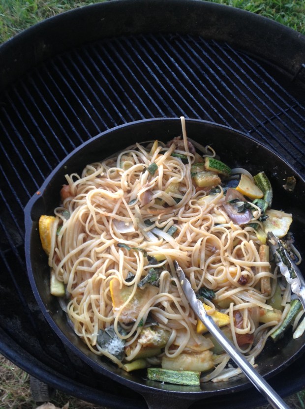 alfresco dinner at yamhill river farm